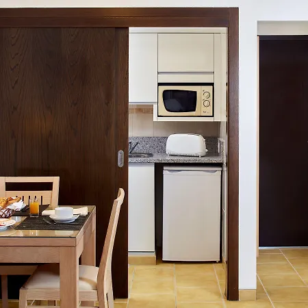 Santa Eulalia & 호텔 알부페이라